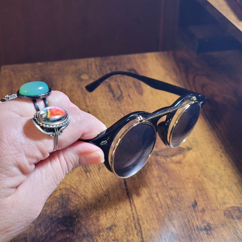 Steampunk Sunglass Goggles with Gold Trim for Men & Women - Picture 3 of 11